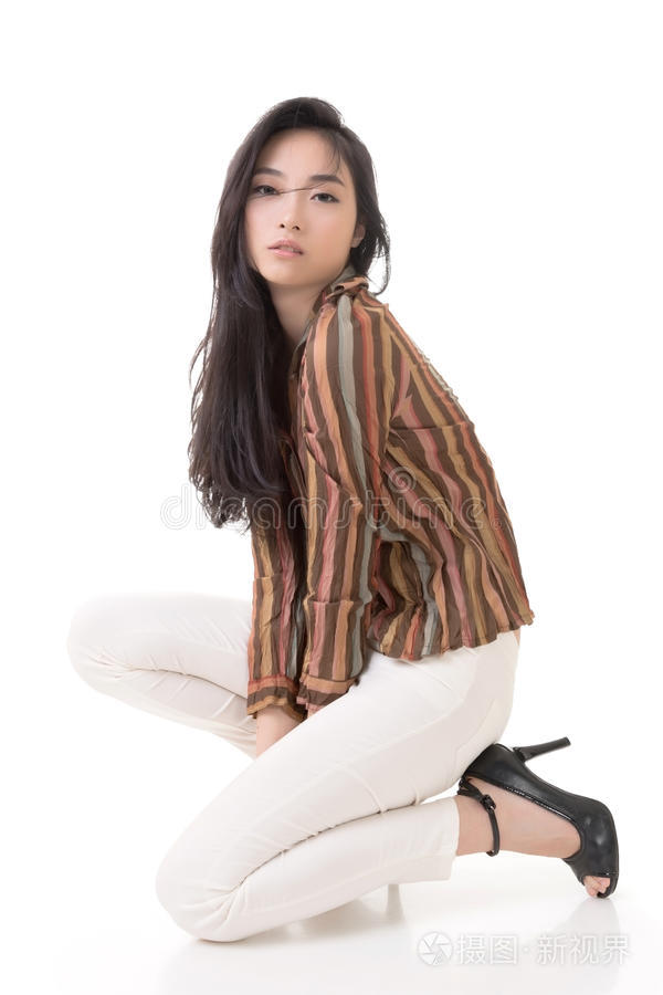 128间房主播跳舞 弹壳舞步